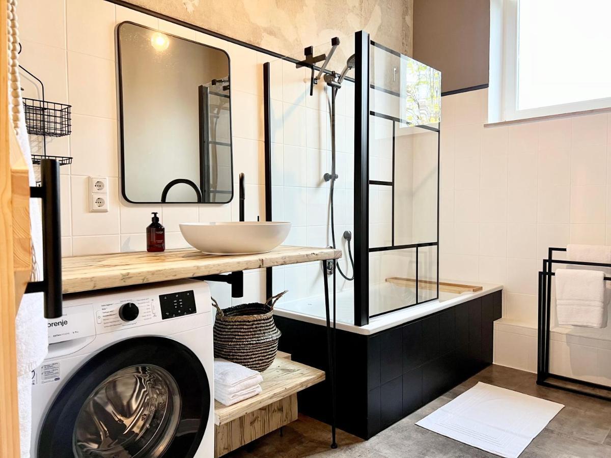 Makers And Rooms Apartment 01 Pauline 110Qm Parkplatz 1-4 Personen Detmold Exterior foto